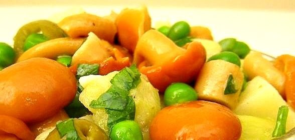 Салат с опятами