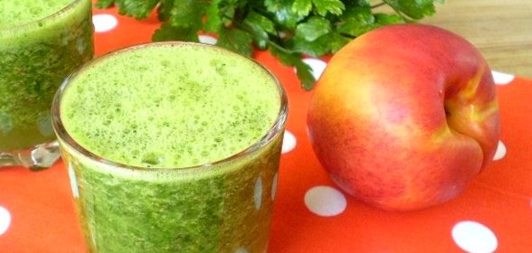 Зеленый коктейль с нектарином