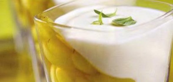 Виноград в желе из йогурта