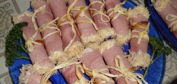 Рулетики с сыром и чесноком