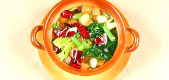 Суп из свиной рульки с капустой и белой фасолью