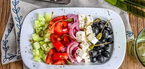 Греческий салат с брынзой