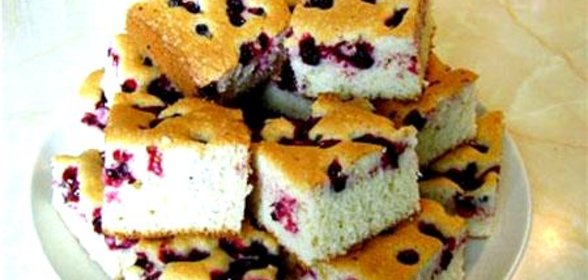 Летний кекс с ягодами