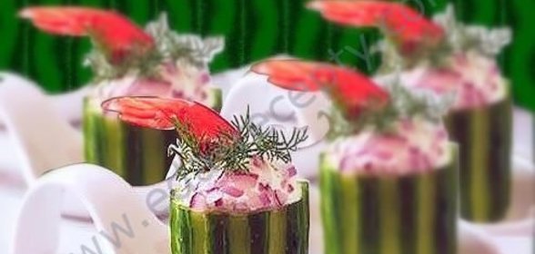 Огуречный коктейль с креветками