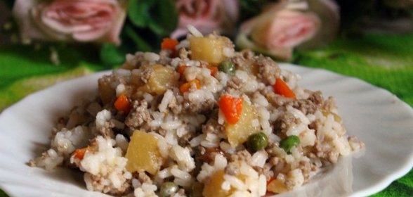 Рис с овощами и мясным фаршем