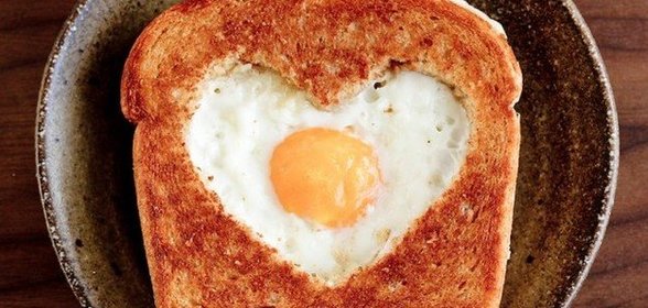 Яйцо в хлебе