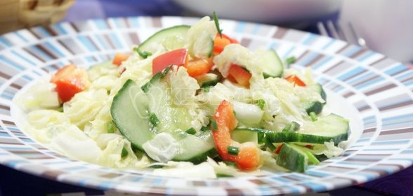 Овощной салат с пекинской капустой