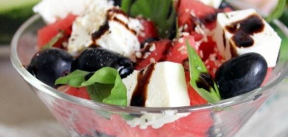 Салат из арбуза с фетой