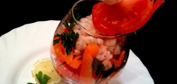 Салат морской коктейль с креветками