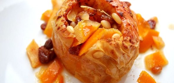 Печеное яблоко с апельсином и тайской дыней