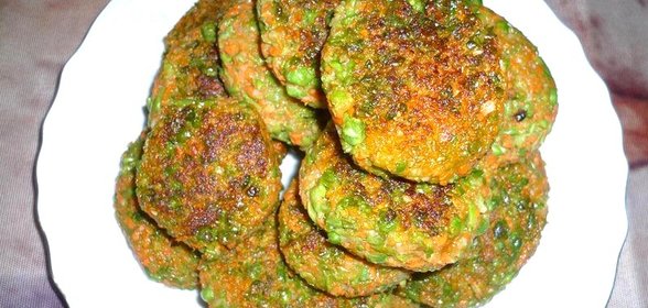 Овощные котлеты с зеленым горошком