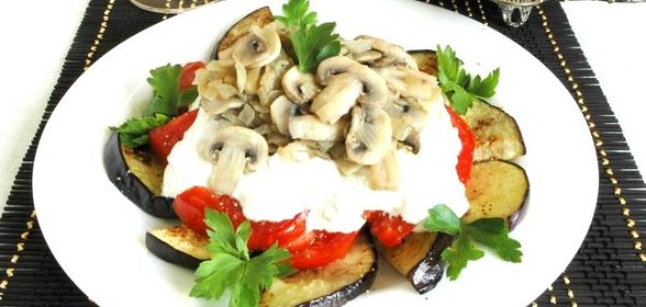 Салат с баклажанами «Сытный»