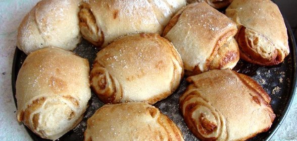 Бездрожжевые булочки с корицей на закваске