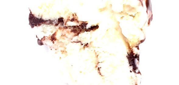 Мороженое с маршмэллоу, песочным печеньем и шоколадной прослойкой