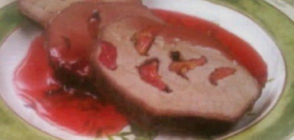 Телятина, нашпигованная вишней