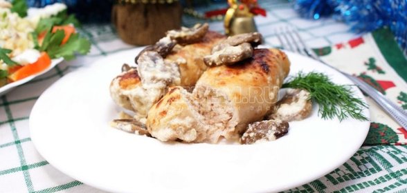 Куриные рулетики с грибами и сыром