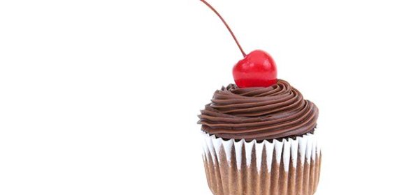 Вишнево-шоколадные кексы с шоколадным кремом