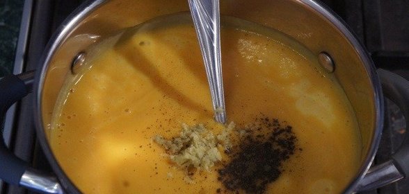 Суп-пюре из тыквы с сельдереем