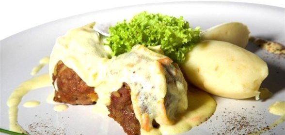 Мясные шарики в сырном соусе