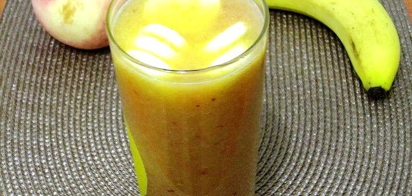 Персиковый смузи с добавлением банана