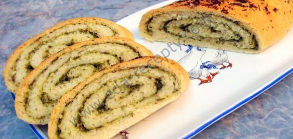 Хлеб с начинкой из чеснока и зелени