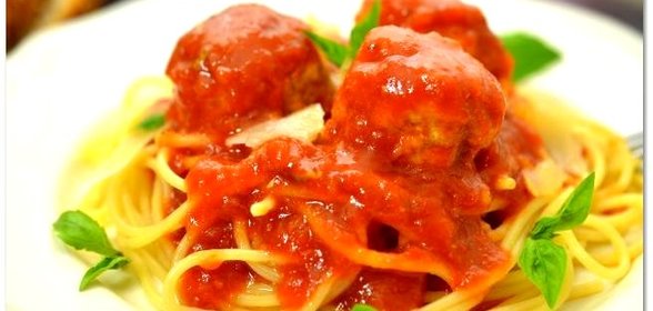 Куриные фрикадельки в томатном соусе