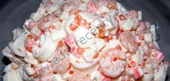 Салат с красной икрой и шампиньонами