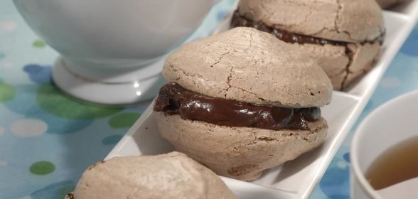 Шоколадные макаруны