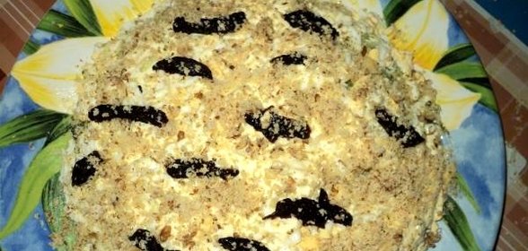 Салат Березовая роща с черносливом