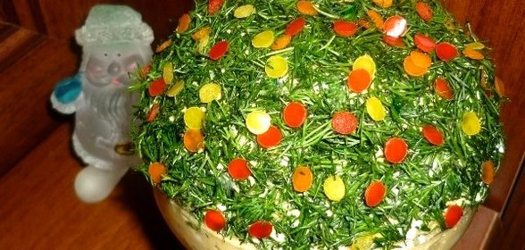 Новогодний салат с печенью трески