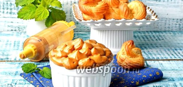 Крем из варёной сгущёнки и сметаны