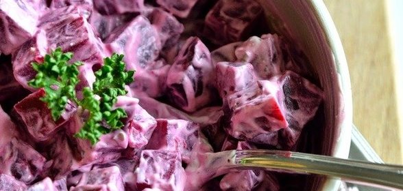 Свекольный салат со сливочным соусом