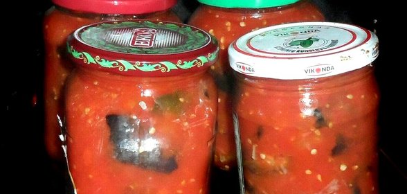 Баклажановые рулеты в томатном соусе