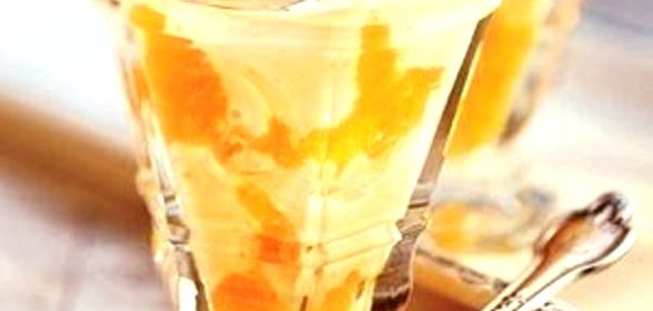 Простой десерт из йогурта и мандаринов