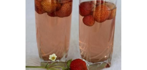 Компот из клубники в мультиварке