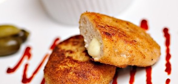 Куриные котлеты с сыром