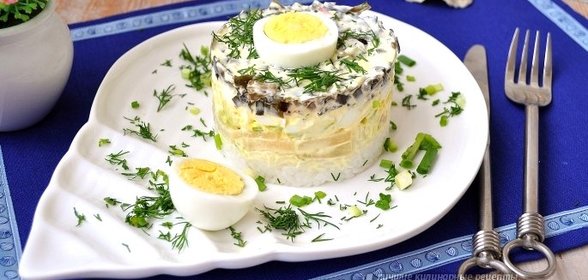 Салат с кальмарами и рисом