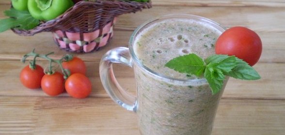 Овощной зеленый коктейль