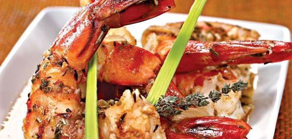 Креветки с томатом и белым вином