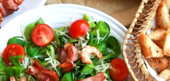 Королевские креветки в беконе