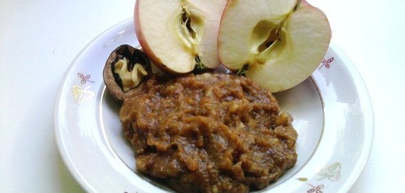 Фруктовое пюре из компотной гущи с медом и орехами