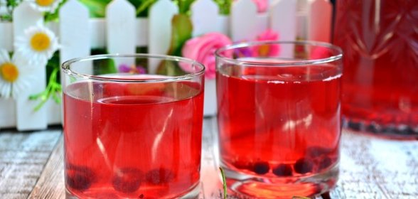 Компот из красной и черной смородины