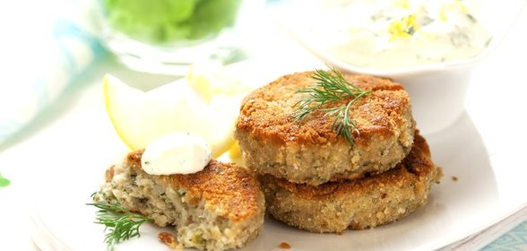 Рыбные котлеты с горчичным соусом