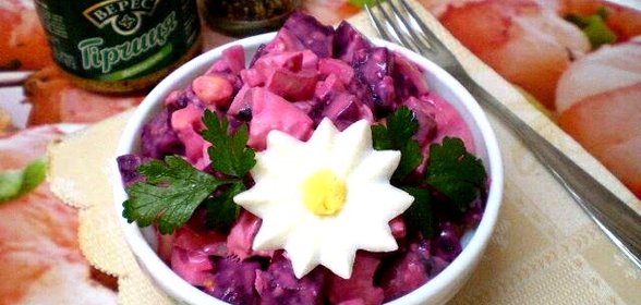 Свекольный салат с килькой