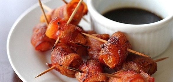 Курага в беконе