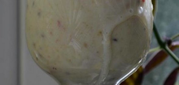 Коктейль молочный с бананом и крыжовником