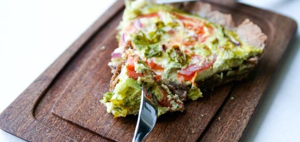 Пирог из цельнозерновой муки с овощами