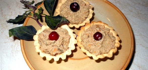 Тарталетки с куриным паштетом