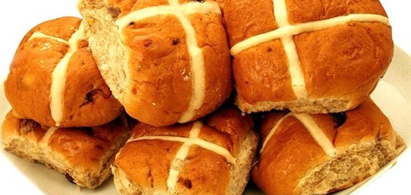 Горячие булочки с коринкой