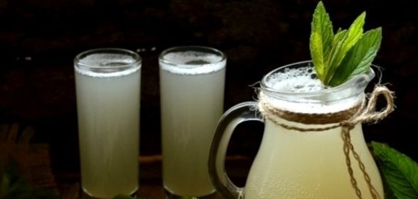 Квас из ревеня
